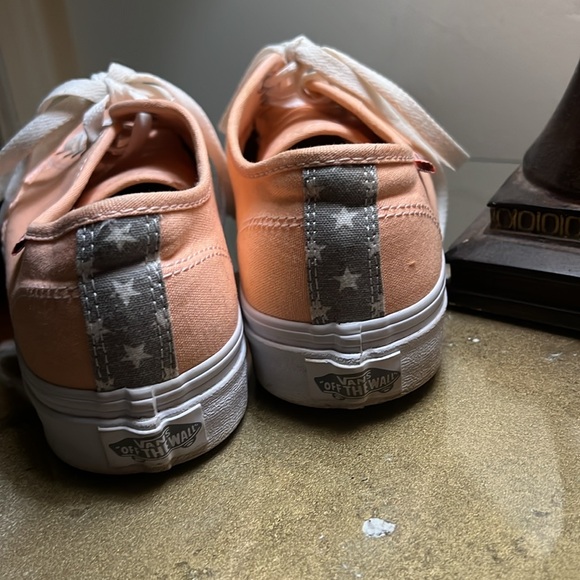 VANS - Picture 5 of 8